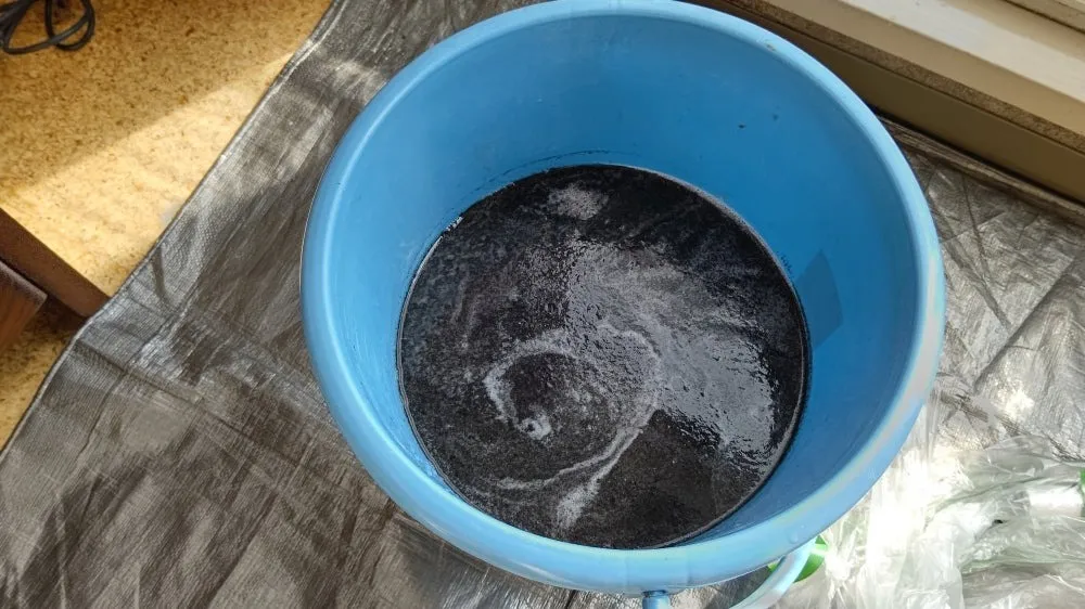 エアコン高圧洗浄後の汚水